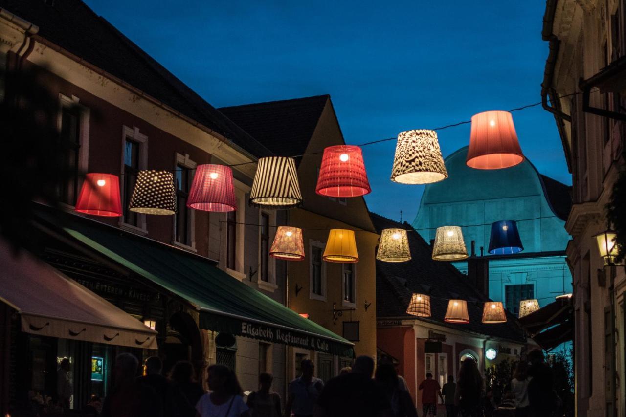 Varosi Vendeghaz Szentendre Exterior foto